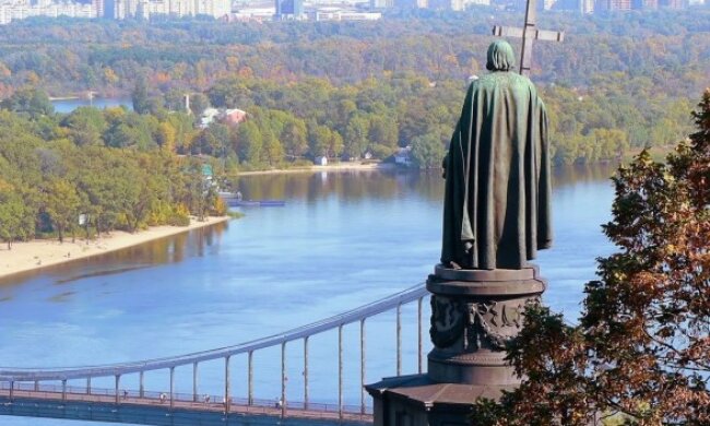 Кияни просять почистити столичні річки