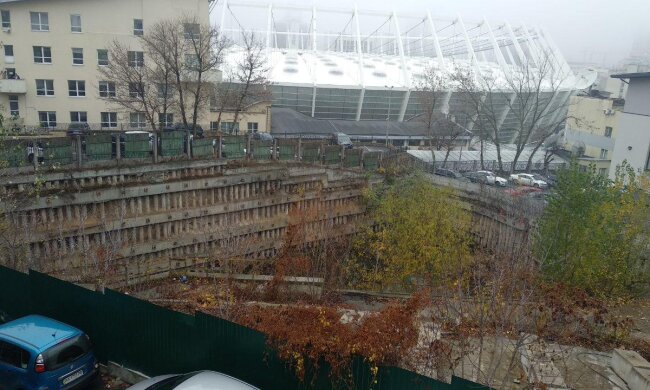 Недобудову біля НСК Олімпійський виставлено на продаж