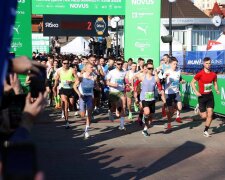 Біг заради життя: у Києві тисячі людей подолали «Десятку Незламності»