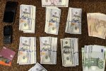 У столиці "накрили" групу шахраїв, що штампували фальшиві свідоцтва про реєстрацію автомобілів