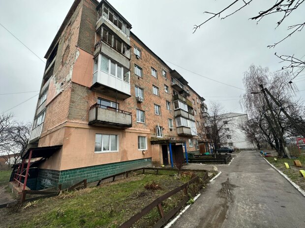 У Макарові відновлюють ще одну багатоповерхівку в рамках відбудови на Київщині