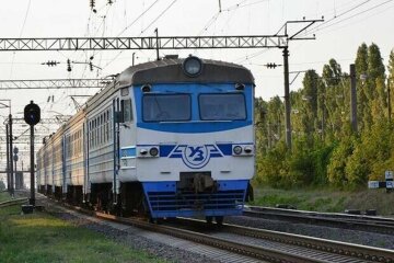 Київська міська електричка зупинила рух