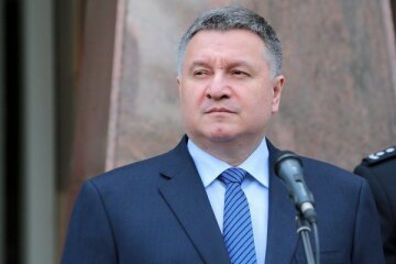 Аваков в Кабміні мінімум на півроку
