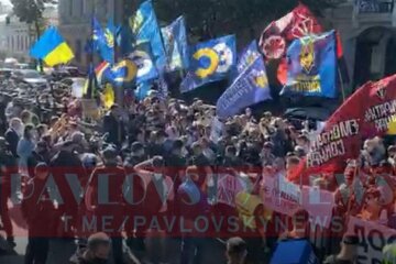 Під ВР активісти вимагають розібратись, хто з ОП злив справу по вагнерівцям