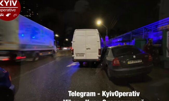 п’яний водій Skoda протаранив маршрутку