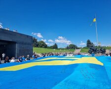 В столиці України встановили новий рекорд — найбільший кримськотатарський прапор