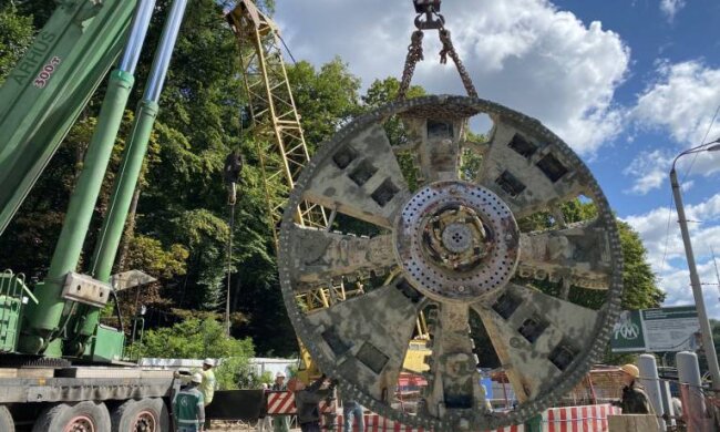 Метро на Виноградар продовжує будуватися, мер Києва Віталій Кличко пояснив перенос термінів (відео)