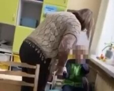 У київській школі вчителька підняла руку на дитину-інваліда (відео)
