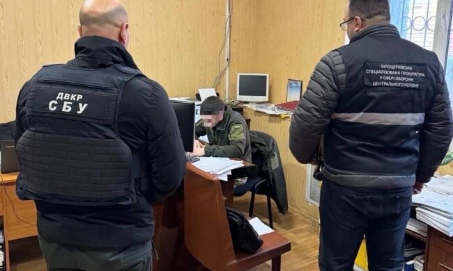 В Білій Церкві бухгалтер військової частини нарахував солдату премію 20 мільйонів гривень