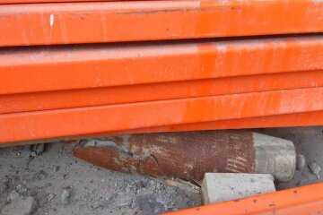 В Ірпені виявили артилерійський снаряд на території заводу