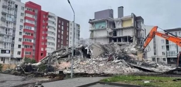 У містах-супутниках Києва відбудовують зруйновані багатоповерхівки