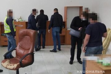 По 1000 за голос: у Києві затримали кандидата в депутати, який підкуповував виборців (відео)