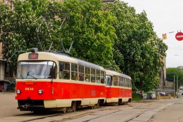 Киянам пропонують прибрати трамваї з Подолу та замінити їх електробусами