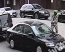 Під Києвом невідомий обстріляв авто з дитиною в салоні, є поранений (відео)