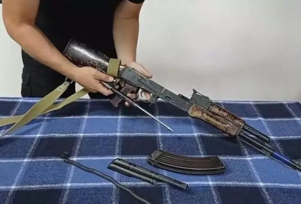 Російські освітні “реформи”: У сєвєродонецьких школах дітей навчають користуватися зброєю