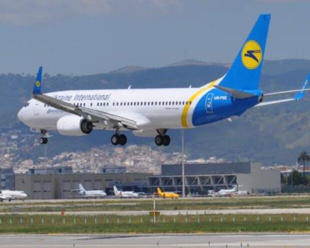 Омелян просить українські авіакомпанії надавати свої послуги державною мовою
