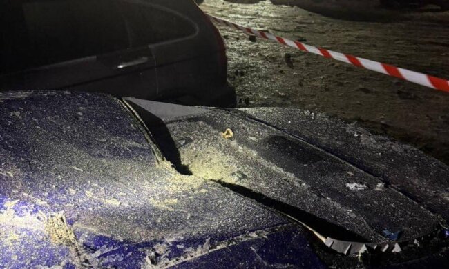 Нічна атака на Київ: уламки БпЛА пошкодили 17-поверхівку в Голосіївському районі