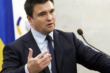 Клімкін пішов у “політичну відпустку”