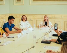 Вербування дітей через соцмережі: у Києві обговорили, як захистити підлітків від цифрових загроз