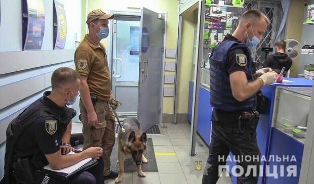 У Києві рецидивіст пограбував ломбард (відео)