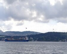 Туреччина пропускає російські кораблі з озброєнням через Босфор, — Bloomberg