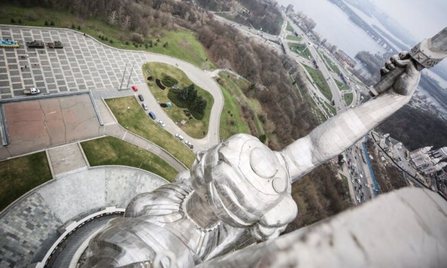 Стало відомо, коли можна буде відвідати оглядовий майданчик монумента Батьківщина-Мати у Києві