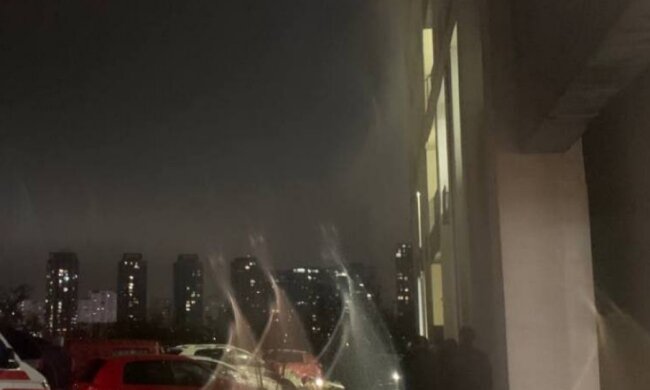 У Києві знайшли тіло людини під ЖК "Славутич", що загинула внаслідок падіння з будинку