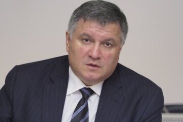 Президент відповів на відставку Авакова