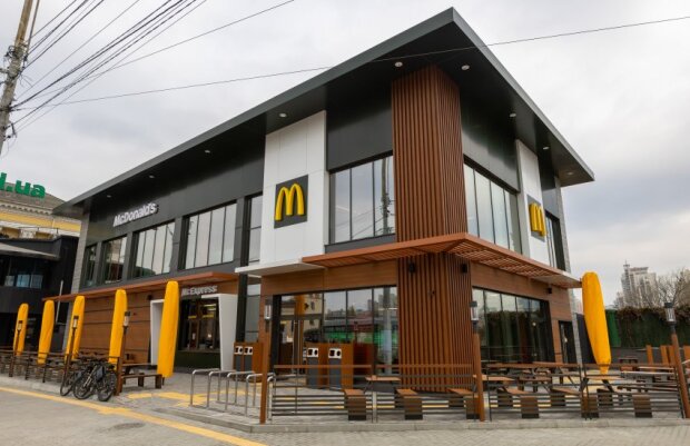 Біля столичного вокзалу відкрився оновлений McDonald’s із пасажирським ліфтом