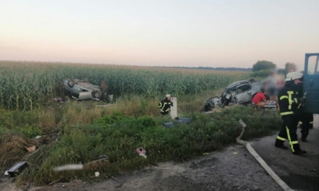 На Київщині зіткнулися два легковики: загинула дитина