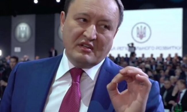 Назвали топ-чиновника, якому загрожує кримінал