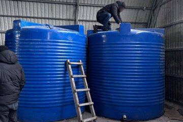 Алкогольна імперія в гаражах: у Києві викрили підпільні цехи з витонченим сурогатом