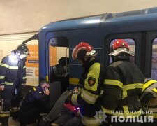 Чоловік, який потрапив під потяг в київському метро, ​​вижив