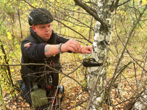 У лісі недалеко від Києва виявили вибухонебезпечний предмет - розтяжку з гранатою