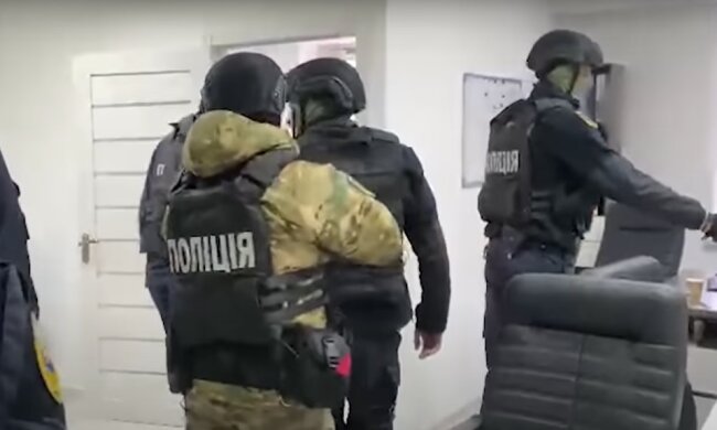 Поліція викрила колекторів, які тероризували педколектив школи на Київщині (відео)