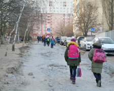 У Солом’янському районі облаштують перший у столиці «теплий» тротуар