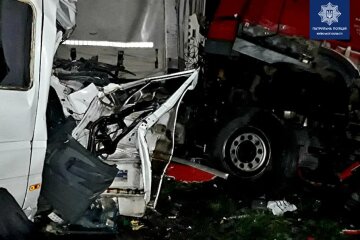 5 загиблих та 20 травмованих: на трасі Харків-Київ сталась страшна аварія (фото)