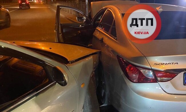 П’яний водій з пляшкою горілки протаранив авто і втік з місця ДТП