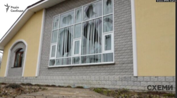 Уламки збитої ворожої ракети пошкодили будинок експрем’єра Фокіна в Києві