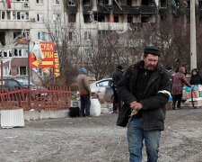 Окупанти перетворюють Маріуполь на гетто: в місто пускають після фільтрації, на вулиці можна перебувати з дозволом