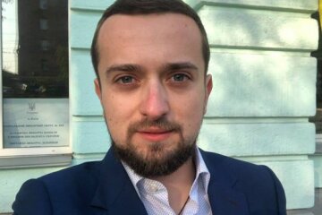 Працівник ОП заявив, що розсилав скачану з інтернету заяву Богдана