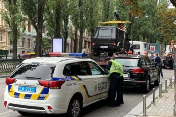 Неправильно припаркувався – евакуація. У Києві почалась нова ера