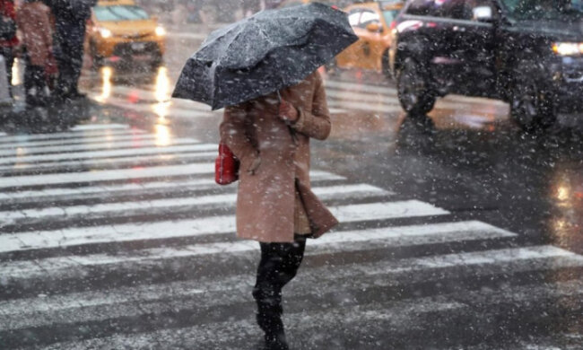 Мокрий сніг та пориви вітру: у Києві очікується різке погіршення погоди