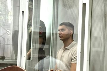 В суді допитали обвинуваченого у справі вбивства підлітка на станції фунікулеру