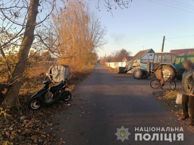 На Київщині трактор збив дитину на мопеді