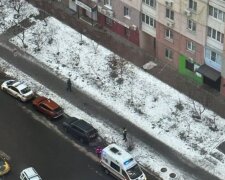 У Києві людина випала із 18-го поверху багатоповерхівки