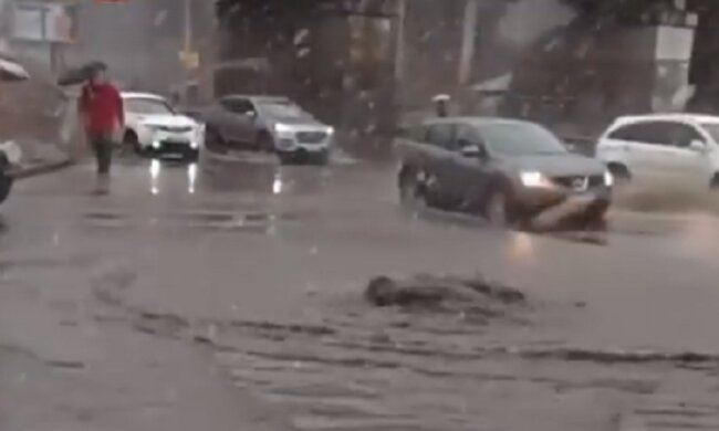 Комунальники пояснили повінь з фонтаном біля станції Сирець