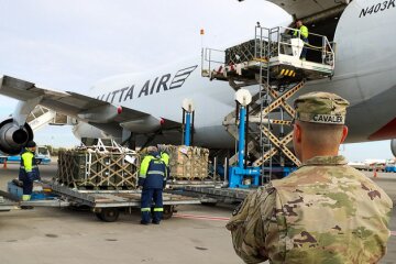Україна отримала від США партію військової допомоги — вантаж приймали в «Борисполі»