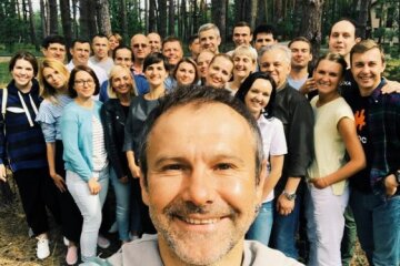 Вакарчук зібрав фракцію у лісі