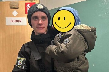 Поліція повернула матері 3-річного хлопчика, який загубився у Києві